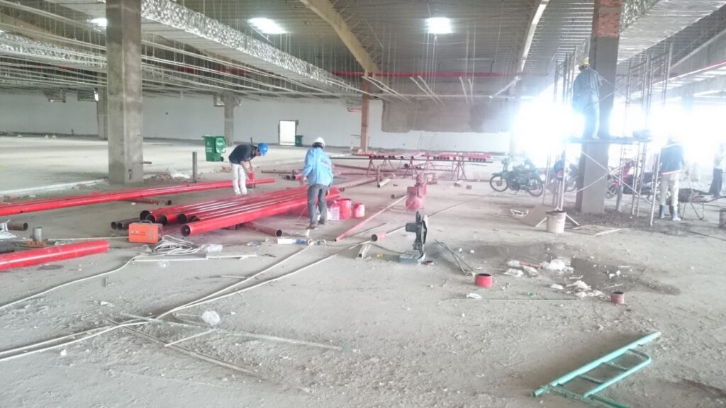 Thi công hệ thống phòng cháy chữa cháy là quá trình lắp đặt thiết bị nhằm ngăn ngừa hỏa hoạn Thi công hệ thống phòng cháy chữa cháy là quá trình lắp đặt thiết bị nhằm ngăn ngừa hỏa hoạn