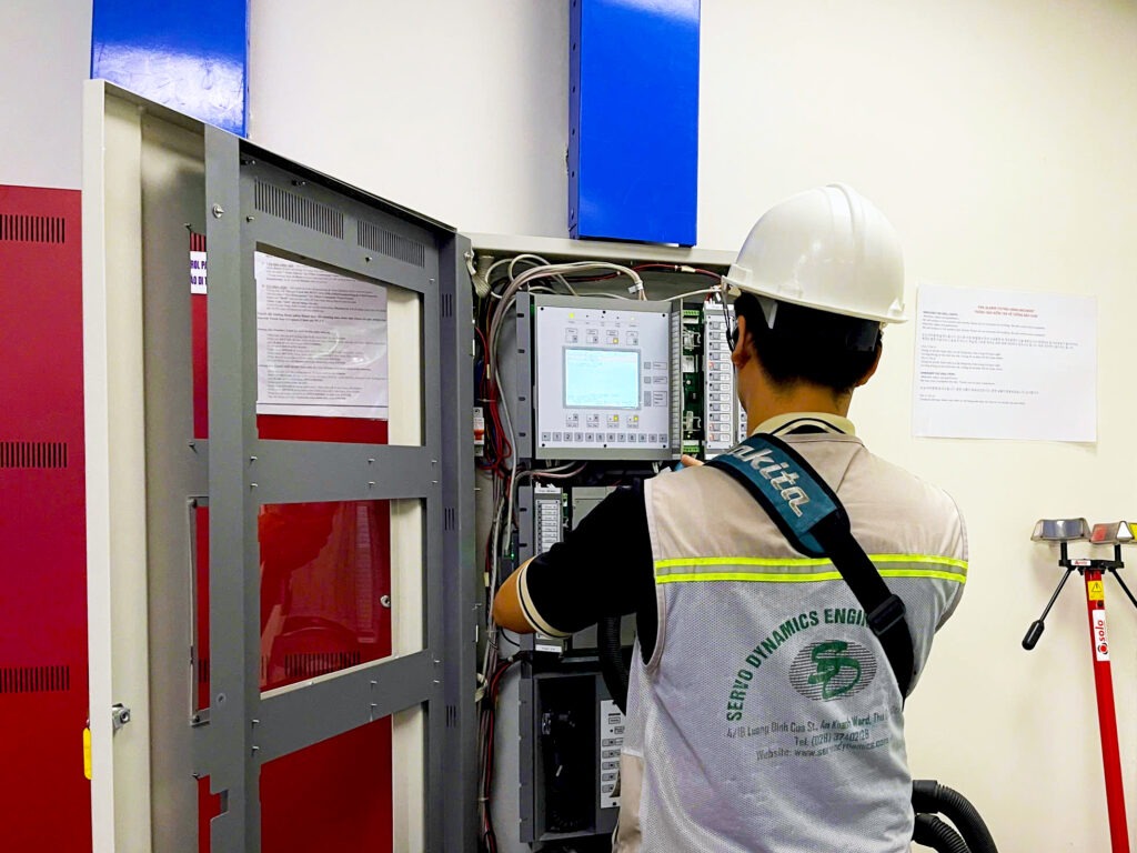 Kết nối các thiết bị điện và báo cháy Kết nối các thiết bị điện và báo cháy