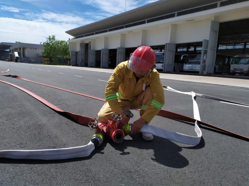Khi lựa chọn vòi chữa cháy, cần đảm bảo khả năng kết nối với đầu phun và van chữa cháy hiện tại.