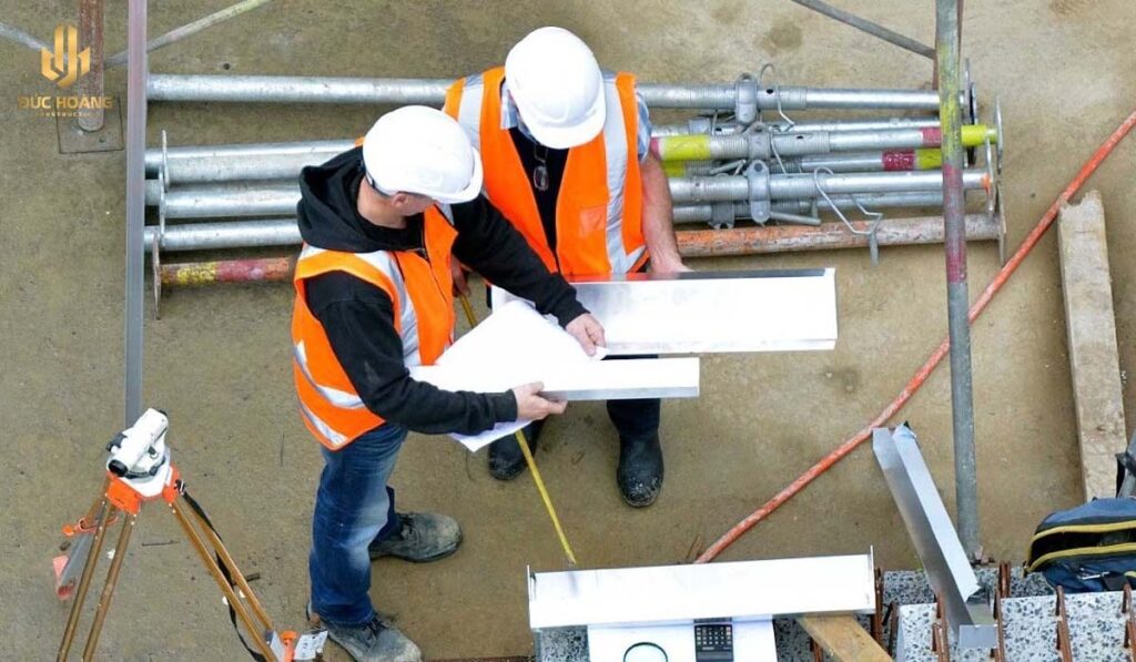 Việc khảo sát thực tế là bước đầu tiên, đóng vai trò rất quan trọng trước khi thi công hệ thống